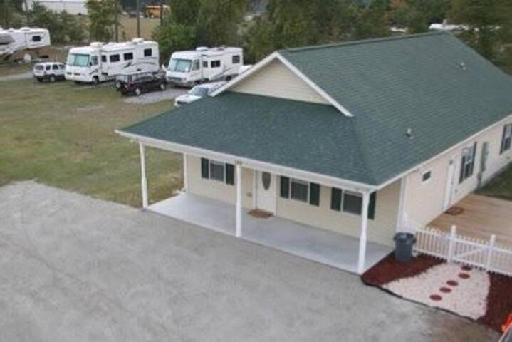 Moonlight Lake Rv Park And Cottages New Bern Exterior photo